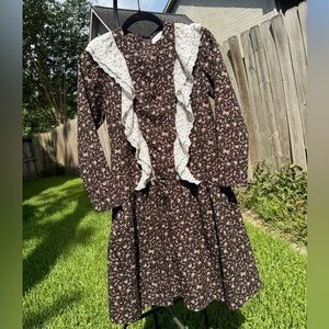 Hadas Dress Brown Floral Prairie Dress with Ruffled Lace.  Girls 14. W- XS/S